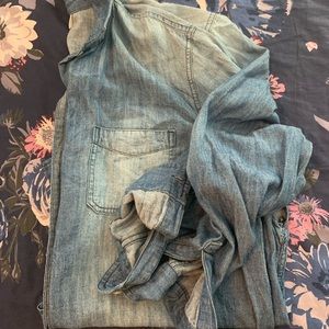 Old Navy Washed Chambray Classic Shirt Size XL Like New!